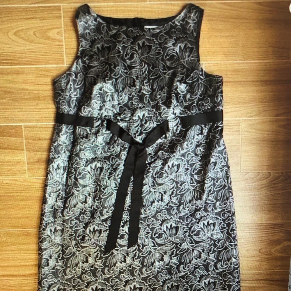 Elegant Black and Gray Floral Dress